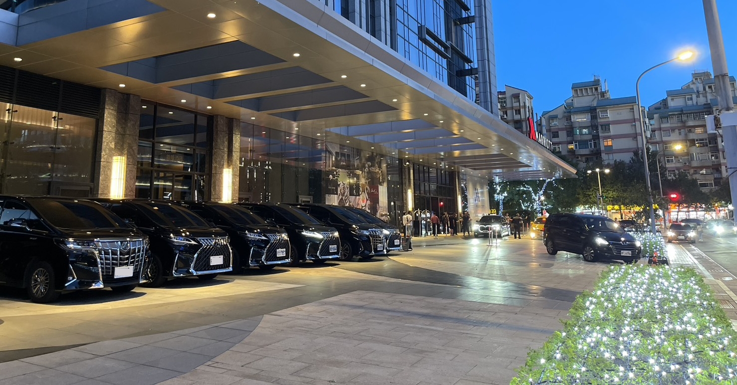 高級商務包車車款